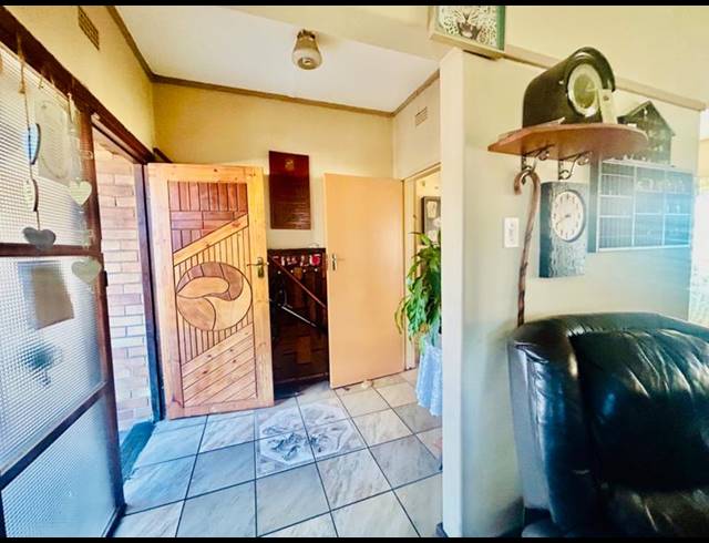 3 BEDROOM HOUSE FOR SALE IN VANDERBIJLPARK CE 3